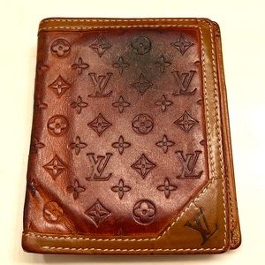 100% authentic compact brown Louis Vuitton Wallet